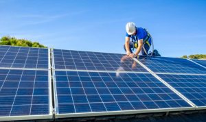 Installation et mise en production des panneaux solaires photovoltaïques à Ecouflant